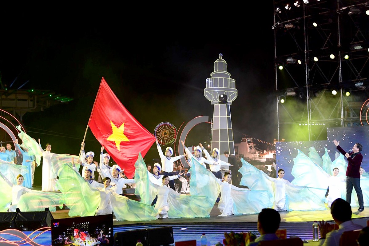 Art program spreads love of national seas