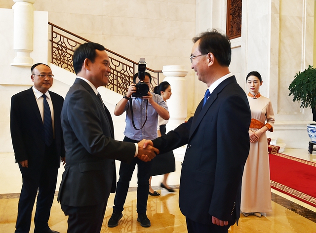 Vietnam and Chinese locality aim to raise trade turnover to USD5 billion
