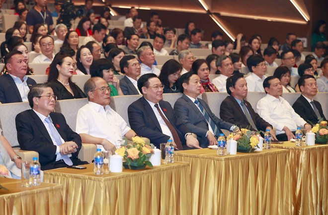 National Assembly Chairman joins special art programme marking National Day