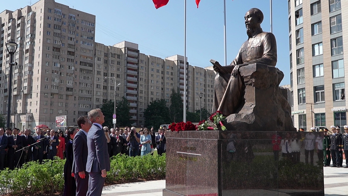 Documentary film about President Ho Chi Minh debuts