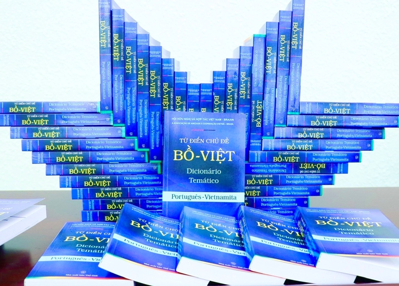 Portuguese - Vietnamese dictionary introduced in Vietnam