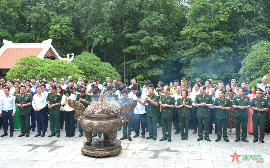 President Ho Chi Minh Mausoleum Protection Command commemorates Uncle Ho