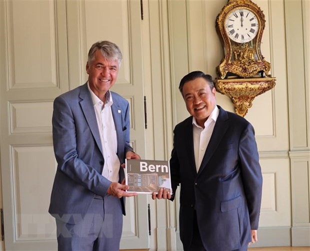 Hanoi promotes cooperation with Swiss localities in diverse areas