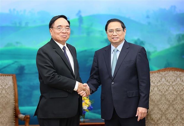 Vietnam gives highest priority to developing ties with Laos PM