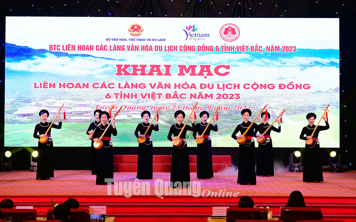 Outstanding community-based tourism village festival in Viet Bac region