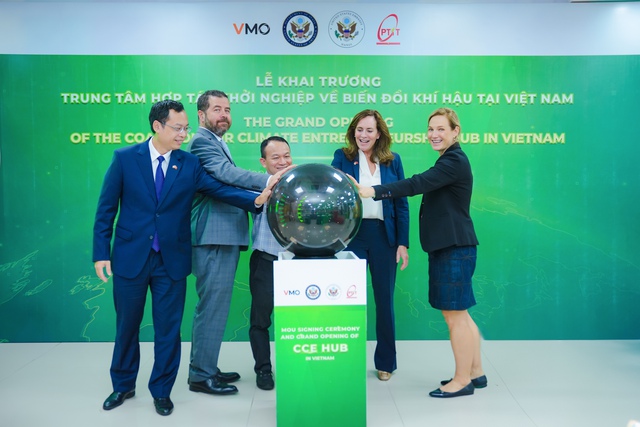 Coalition for Climate Entrepreneurship Hub makes debut in Hanoi