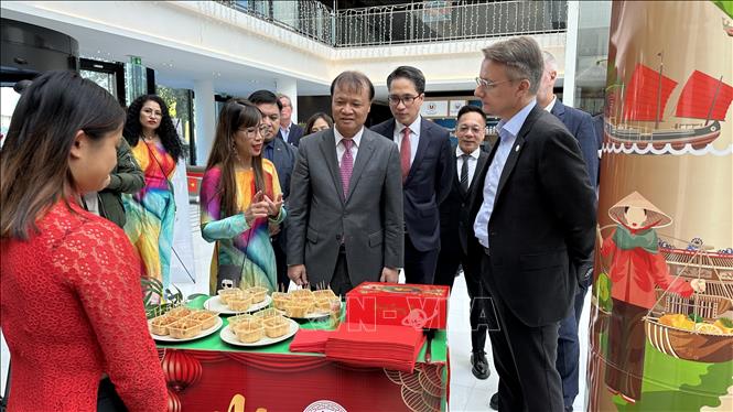 Vietnamese goods introduced in France