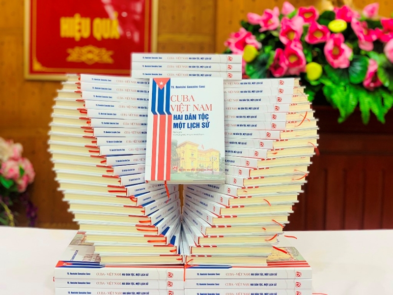 Book “Cuba - Vietnam Two Nations, One History” introduced in Hanoi