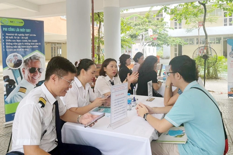 Hanoi creates jobs for 171,200 workers in three first quarters of 2023