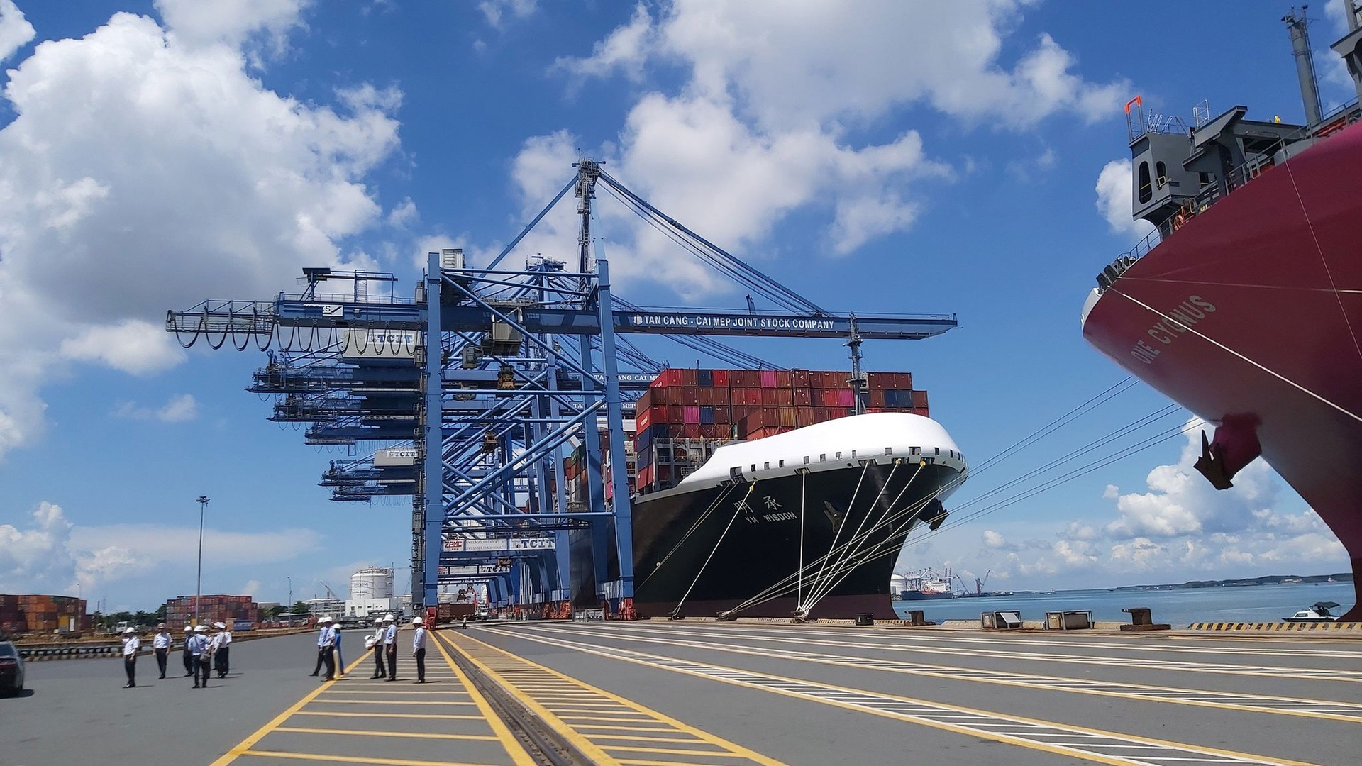 Vietnam has over 3,000 transport and logistics firms, with scale of 40-42 billion USD