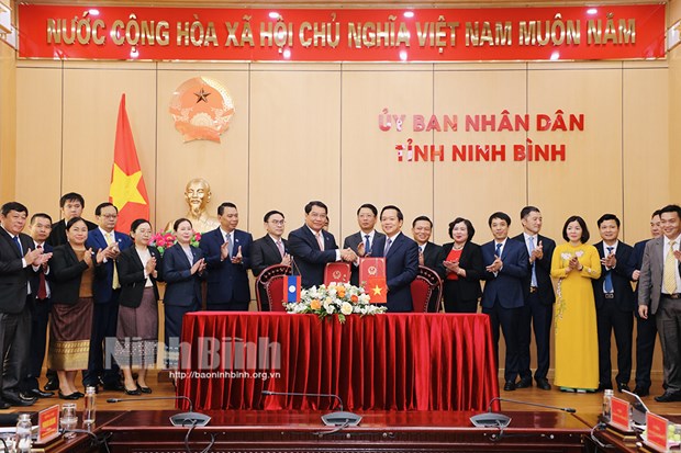 Vientiane, Ninh Binh sign MoU on cooperation