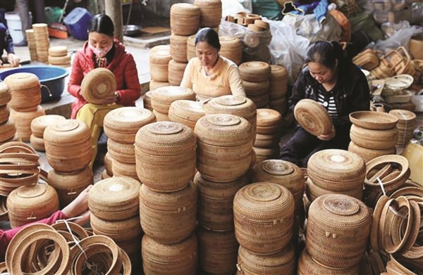 Exports of rattan, bamboo, sedge, and carpet products rebound in August