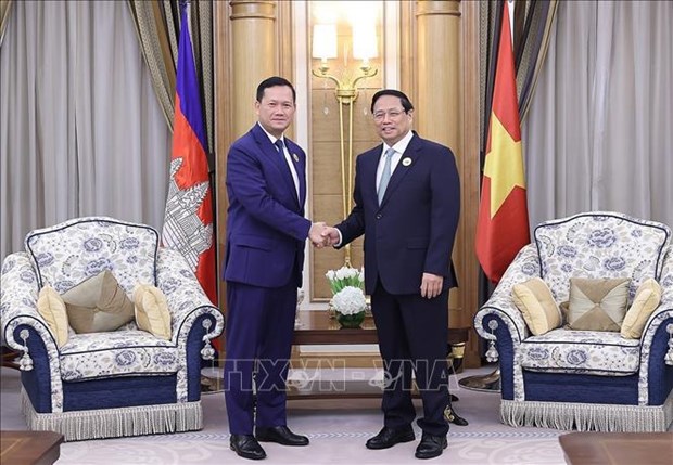 Vietnamese, Cambodian PMs meet on sidelines of ASEAN-GCC Summit
