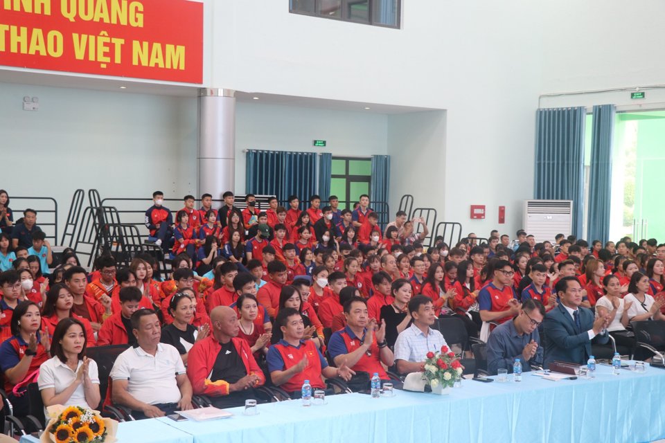 More than 400 coaches and athletes study and follow Uncle Ho