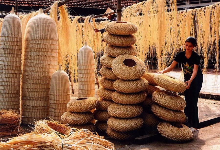 Vietnam bags nearly 600 million USD from exports of rattan, bamboo, sedge and carpet