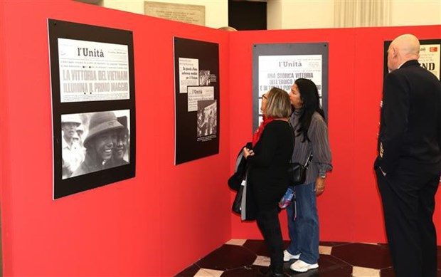 Documents and photos on history of Vietnam-Italy friendship on display