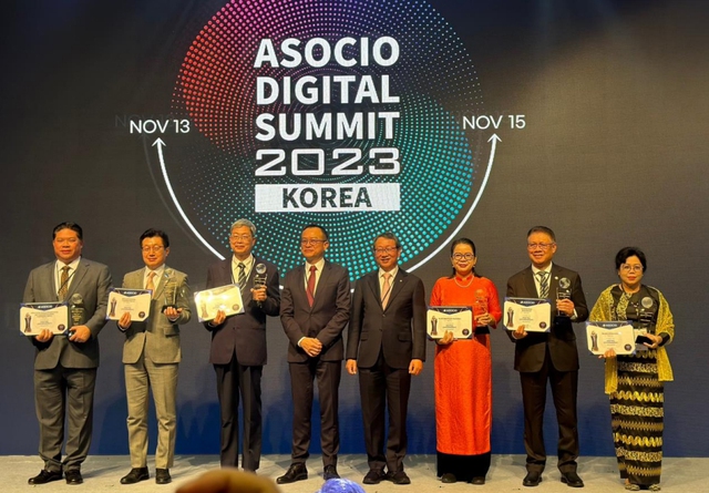 HCM City honored for outstanding results in digital strategies and solutions