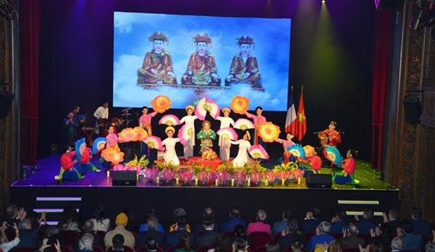 “Vietnamese Cultural Night” art show in Paris mark 50th anniversary of Vietnam-France ties