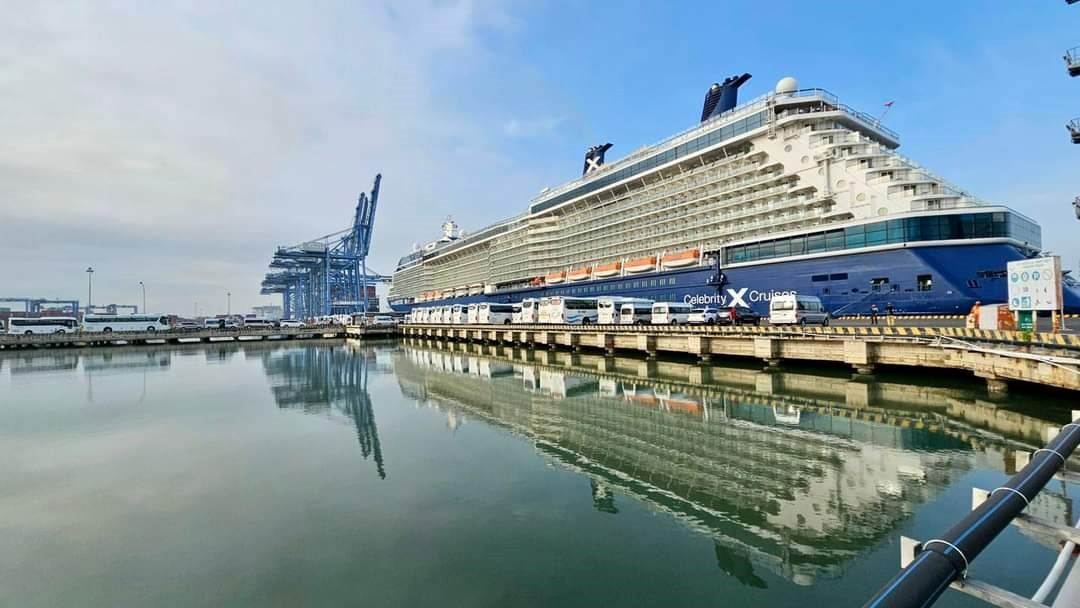 Super-cruise ship docks at Vung Tau with 2,700 visitors
