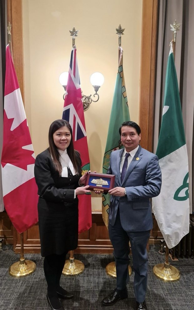 NA Office delegation learns about Canadian legislative bodies’ operation