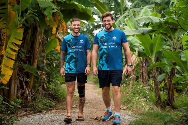 Two foreign teachers trek 2,000km to transform children’s lives