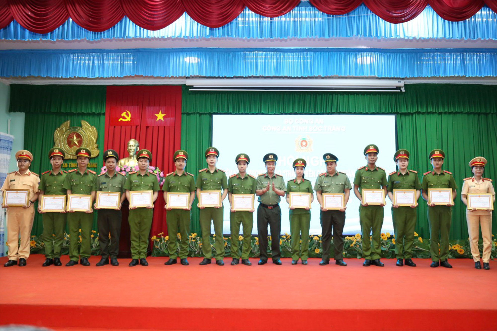 Soc Trang Police Youth study and implement Uncle Ho’s Six teachings