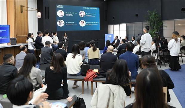 Young Vietnamese in Japan consulted on career choices