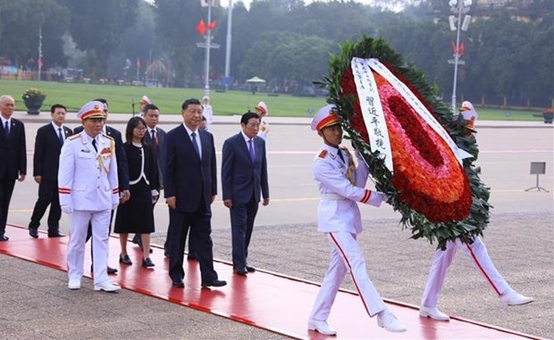 Chinese Party General Secretary and President pays tribute to President Ho Chi Minh