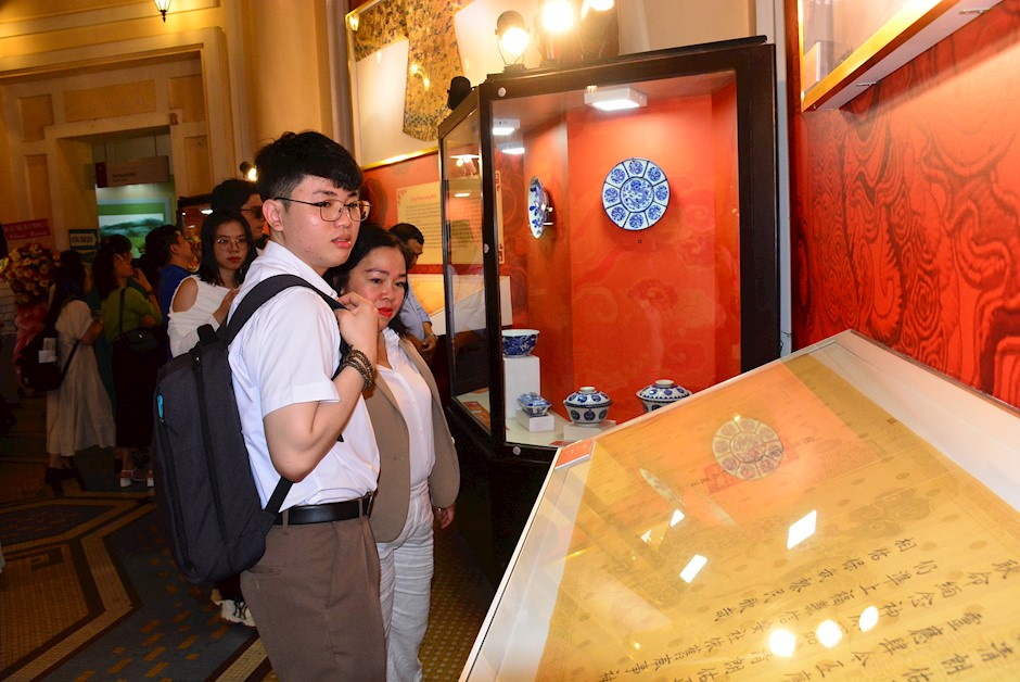 100 antiques with dragon images on display at Ho Chi Minh City Museum of History