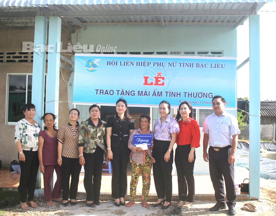 Bac Lieu women emulate to study and follow Uncle Ho