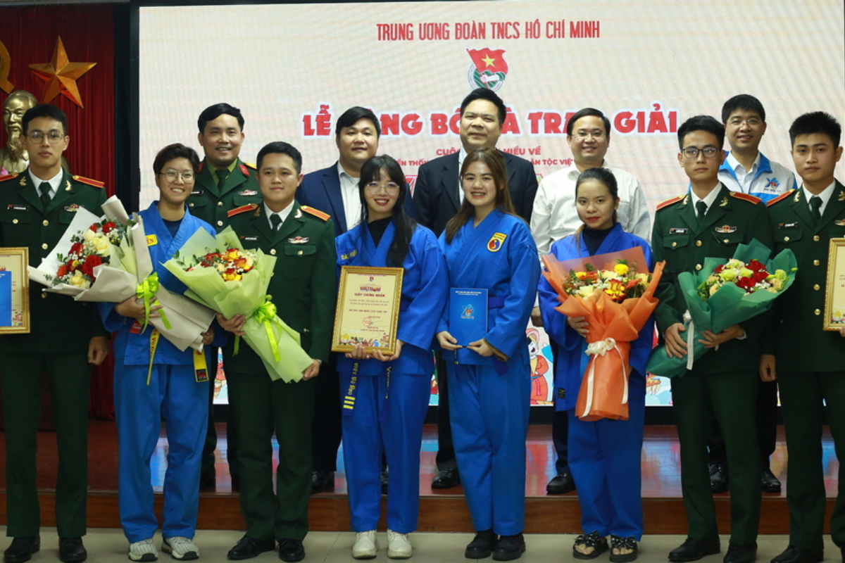 Nearly 2,500 entries join contest about Vietnam s history of patriotic traditions