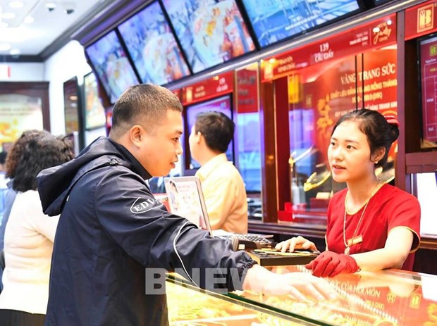 Central bank urges caution in gold trading