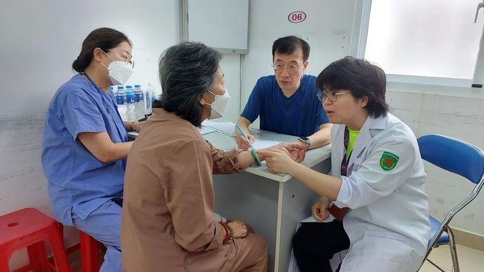 Korean organization provides free health checks for people in Long An