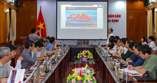 Vietnamese racers to compete in int l powerboat tournament in Binh Dinh
