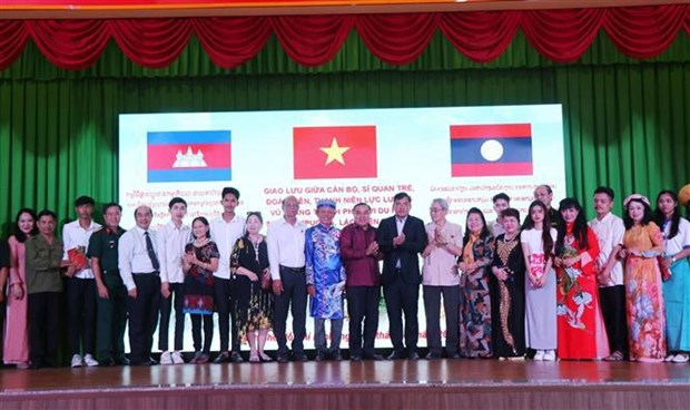 Cultural exchange tightens friendship between Vietnamese, Laos and Cambodian youth