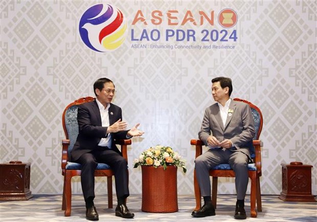 Foreign ministry fosters cooperation with Thai, Malaysian peers