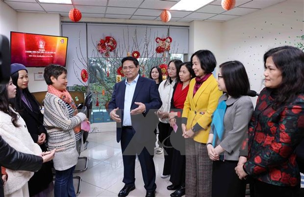 PM inspects on-duty situation of major media agencies on threshold of Tet