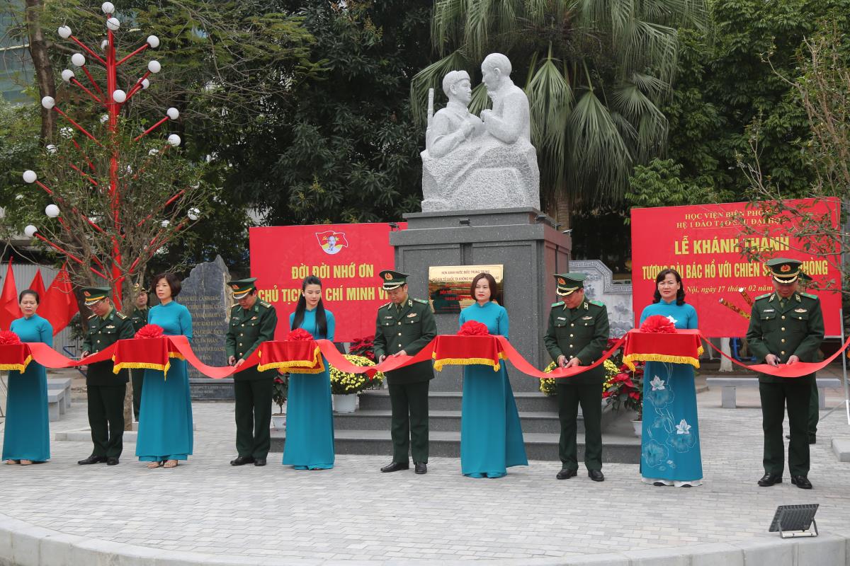 Monument Uncle Ho with Border Guard soldiers inaugurated