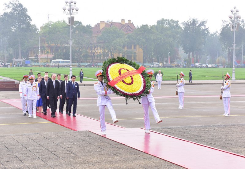 Finnish Parliament Speaker pays tribute to President Ho Chi Minh