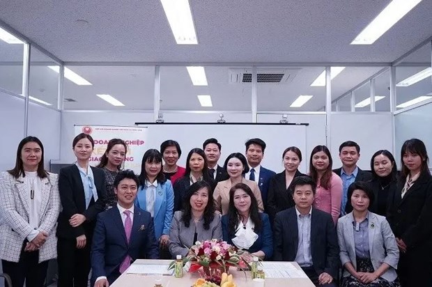 Deputy Foreign Minister works with associations in Japan