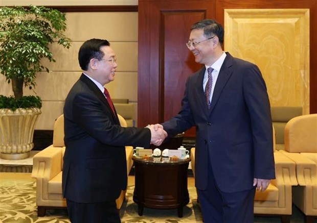 Top legislator receives Shanghai Party chief