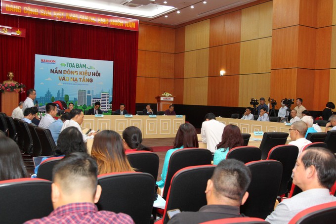 Ho Chi Minh City seeks measures to attract remittances in infrastructure