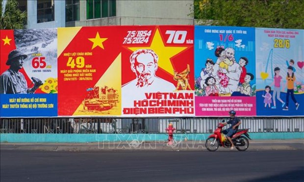 Cuban leaders congratulate Vietnam on 49th national reunification anniversary