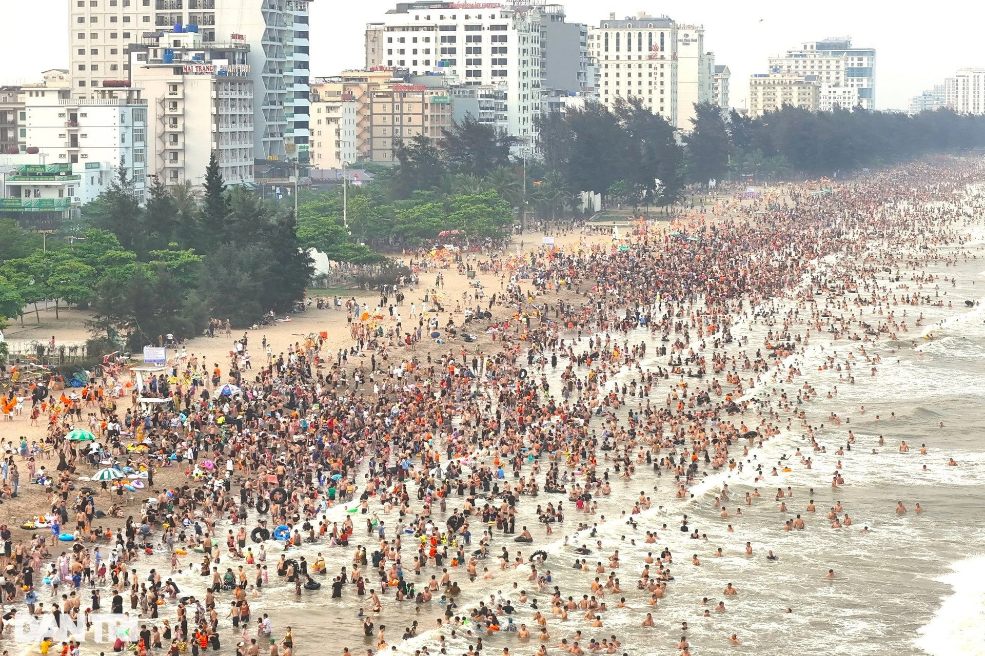 Country welcomes 8 million tourist arrivals during holidays