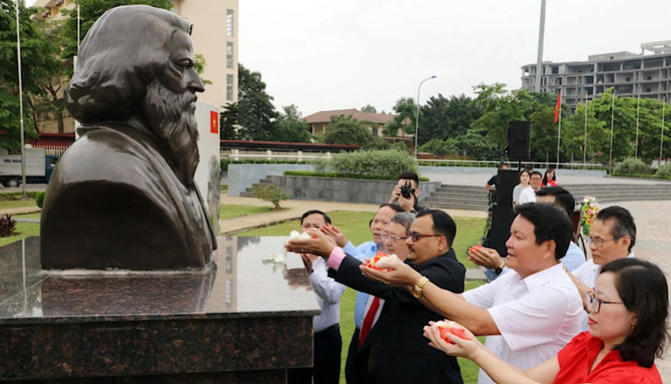 Indian poet Rabindranath Tagore’s birthday marked in Bac Ninh province