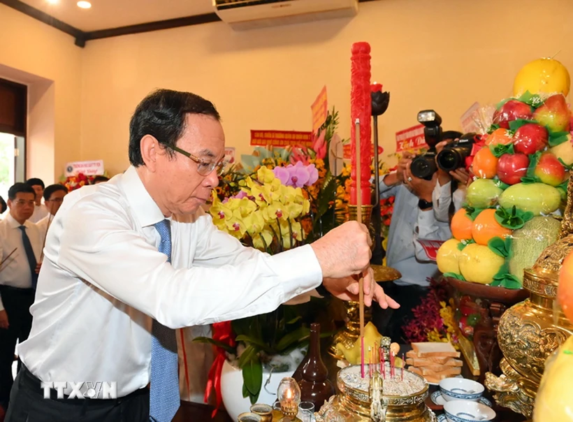 Ho Chi Minh City’s leaders pay homage to Uncle Ho