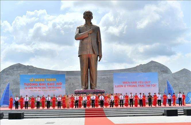 President Ho Chi Minh Monument inaugurated in southern city