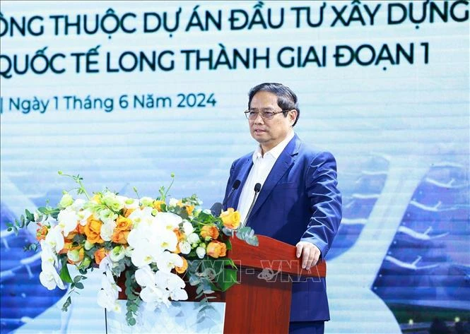 PM attends signing ceremony of 1 8 billion USD contract for Long Thanh airport project