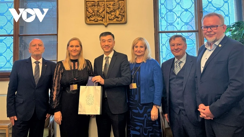 Czech MP hails parliamentary ties with Vietnam