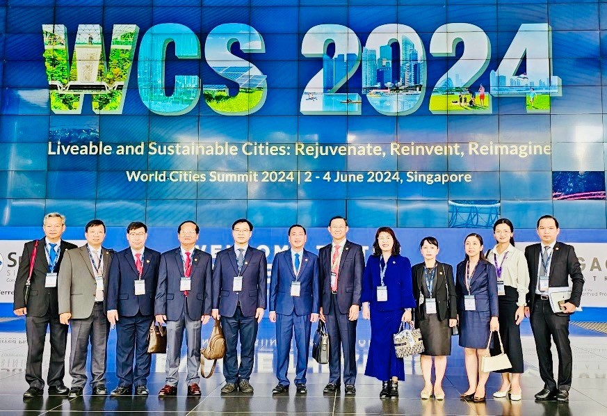 Ho Chi Minh City - Singapore strengthen cooperation in urban development and infrastructure